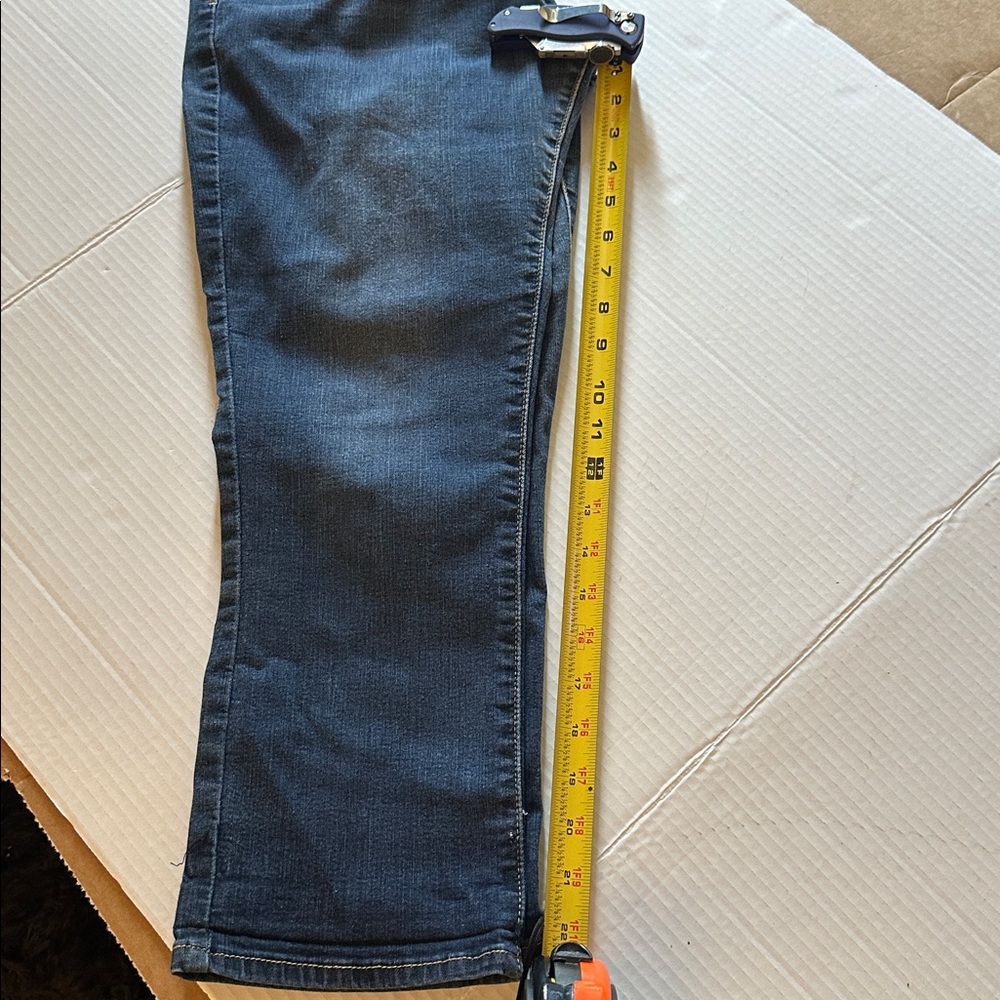 Denizen from Levi's Women's Modern Crop Jeans - Dark Blue - Picture 14 of 16